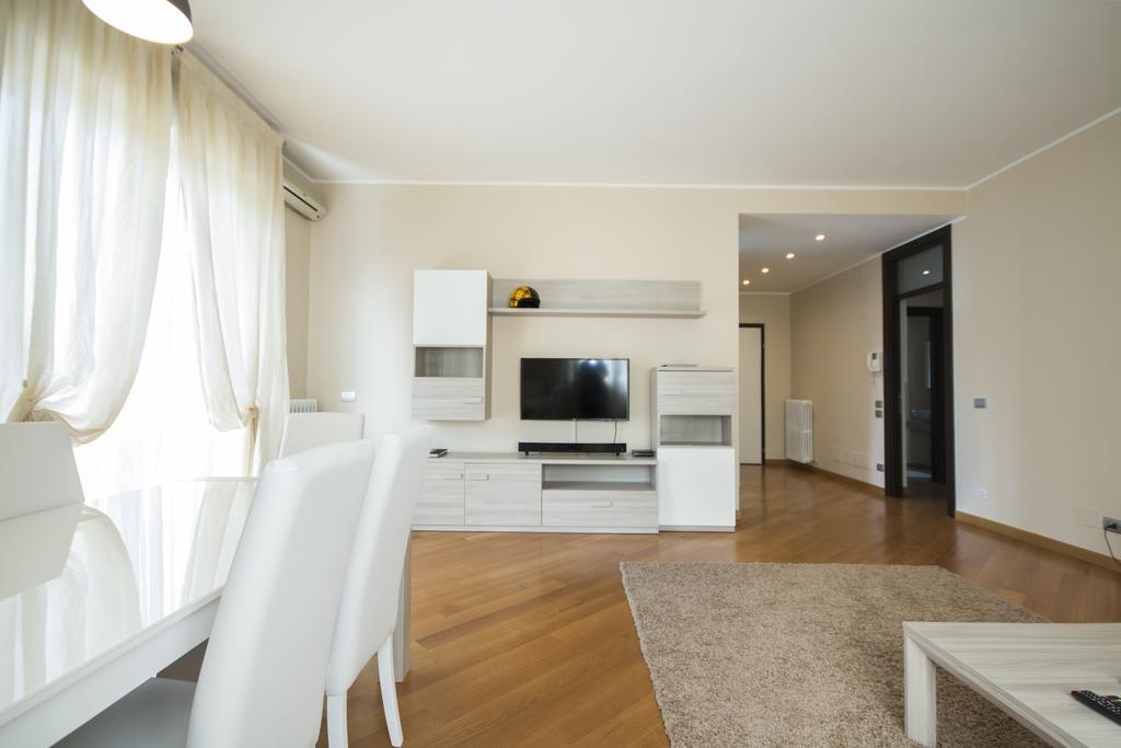 Casa Foscolo Apartment Villa Guardia Luaran gambar