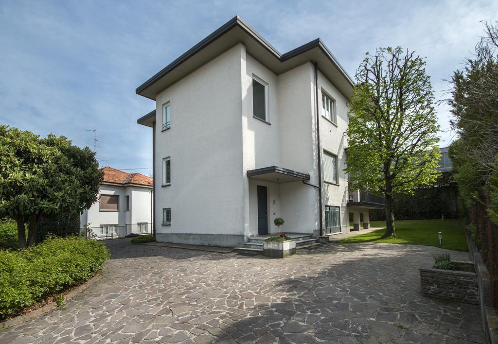 Casa Foscolo Apartment Villa Guardia Luaran gambar