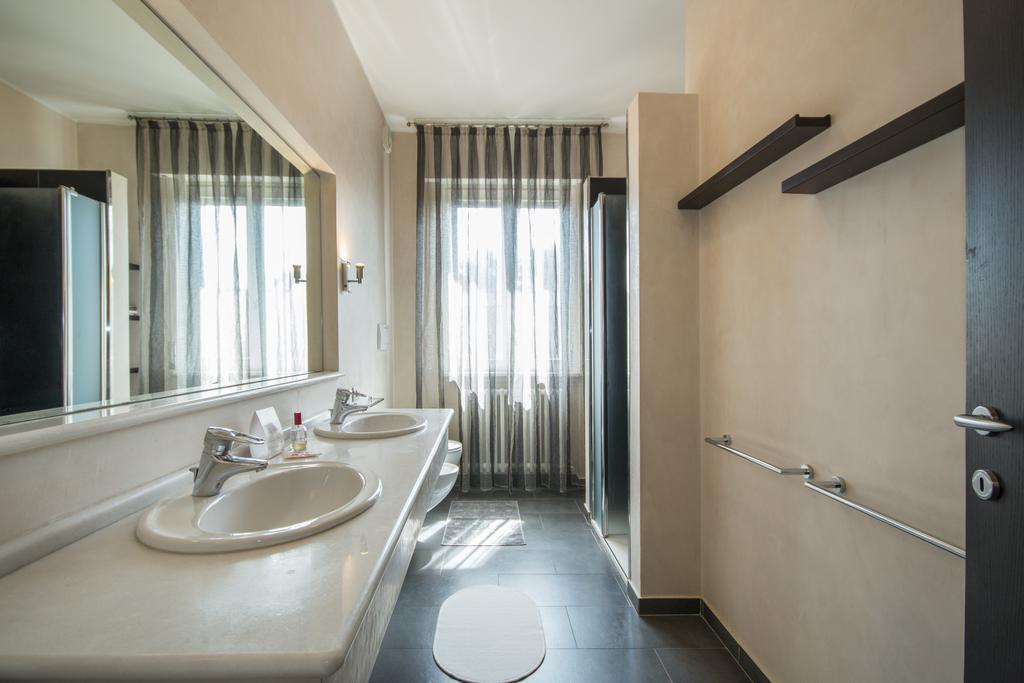 Casa Foscolo Apartment Villa Guardia Luaran gambar