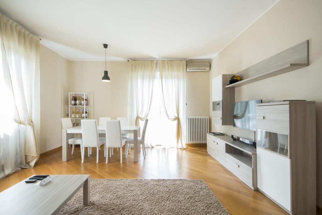 Casa Foscolo Apartment Villa Guardia Luaran gambar